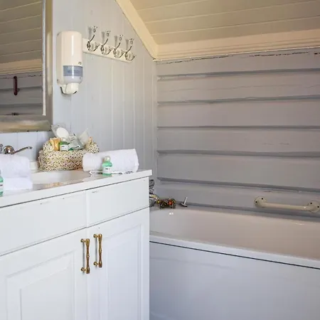 Nice In W/ Wifi And 2 Bedrooms Gol